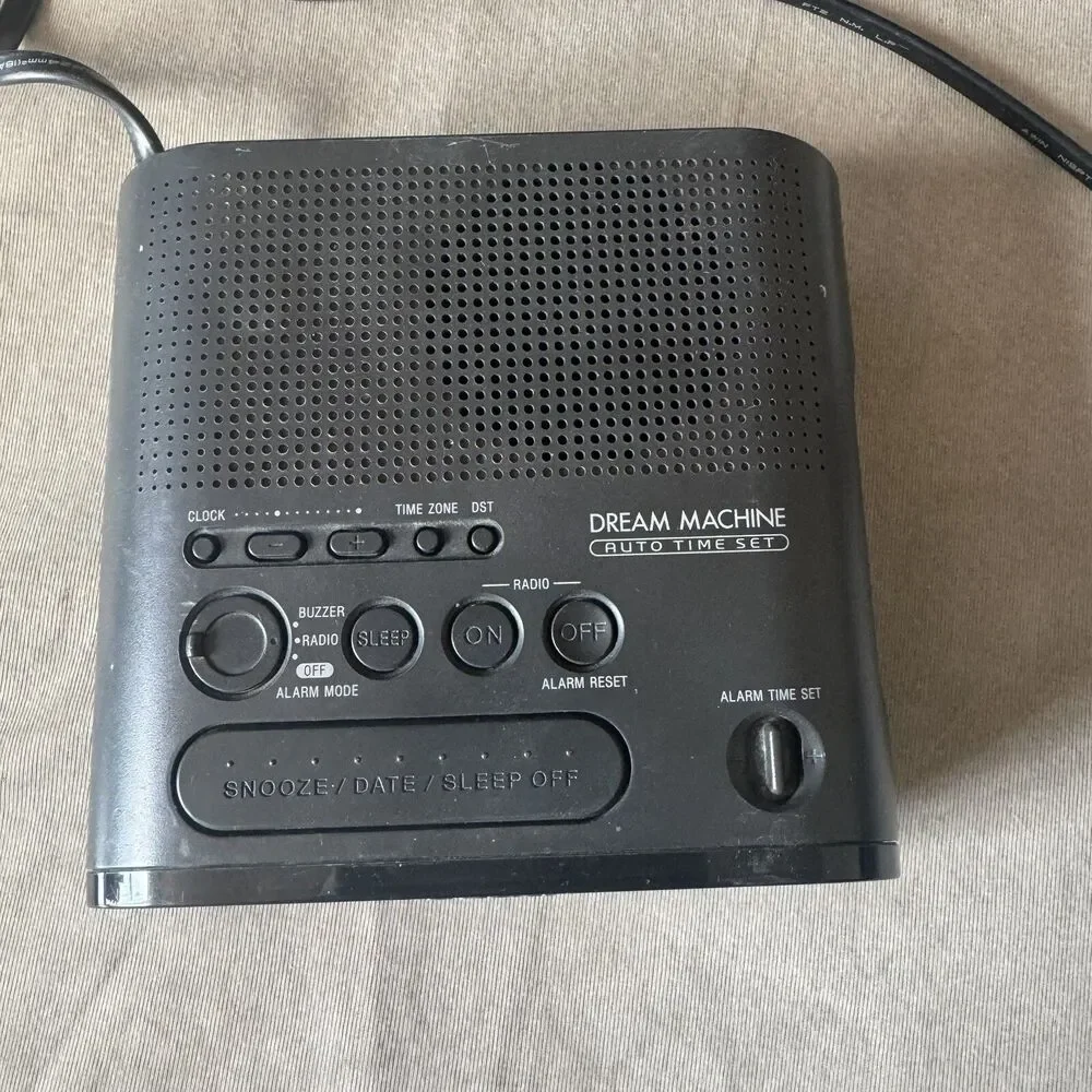 Alarm Clock Radio Sony Dream Machine CF-C218 AM FM Snooze Date Tested Working
